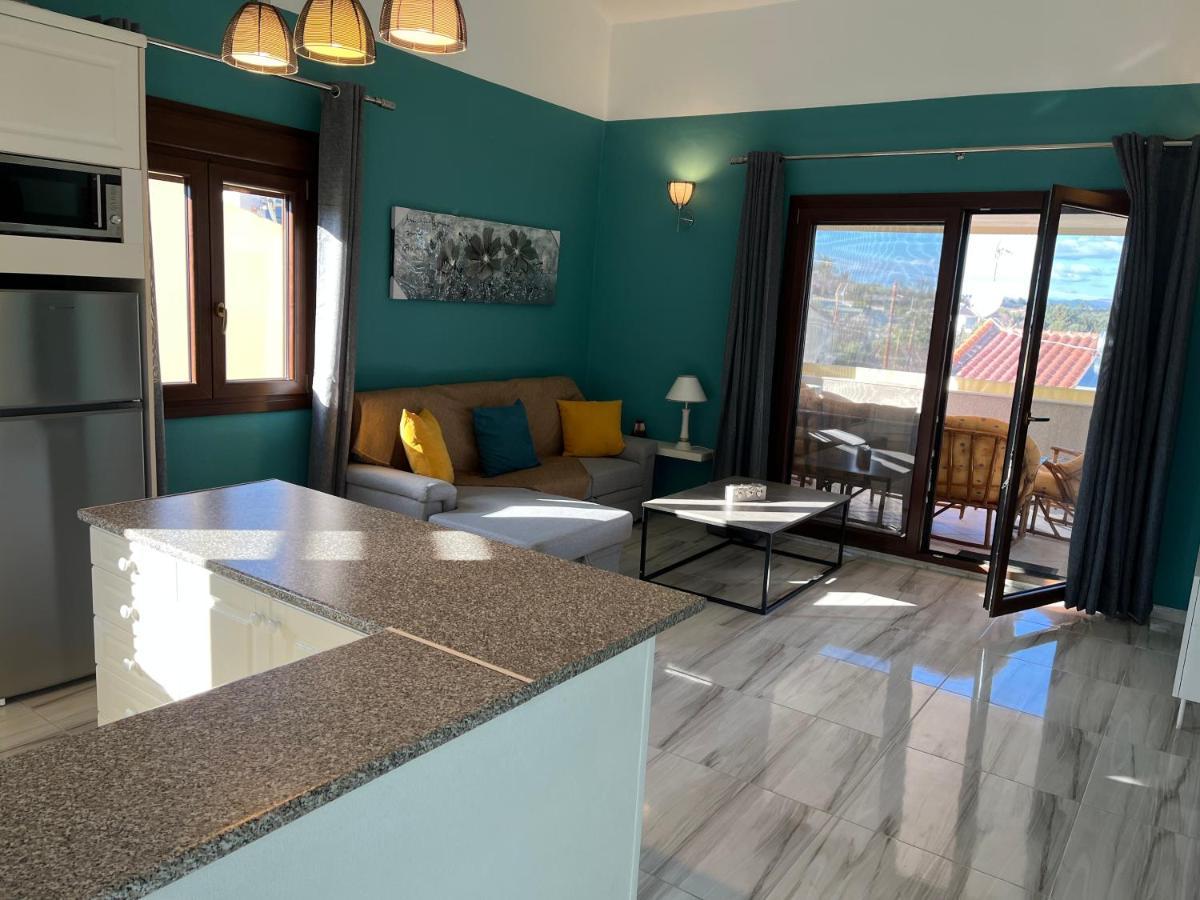 Xalonia Penthouse Apartment อาโยส นิโกลาออส ภายนอก รูปภาพ