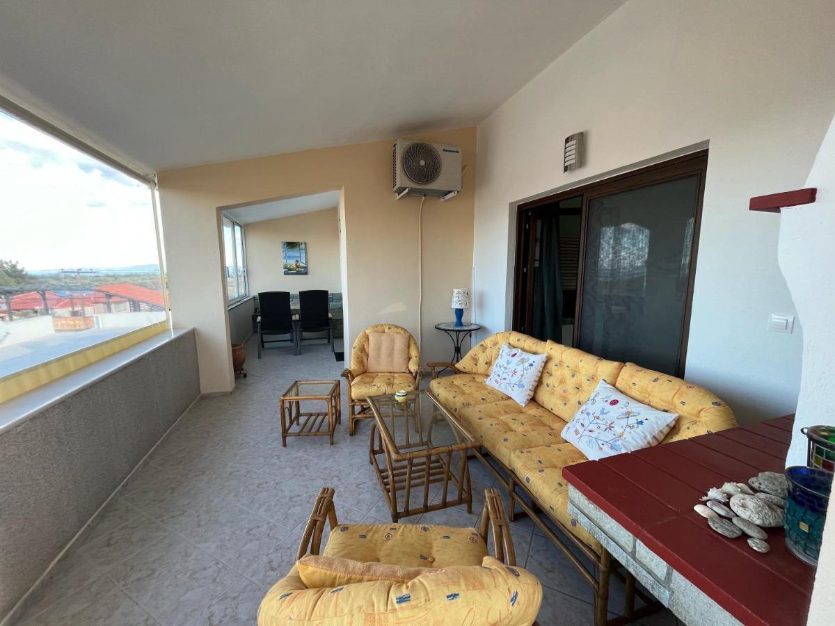 Xalonia Penthouse Apartment อาโยส นิโกลาออส ภายนอก รูปภาพ