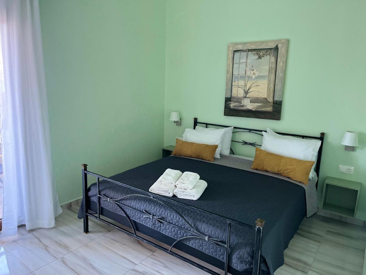 Xalonia Penthouse Apartment อาโยส นิโกลาออส ภายนอก รูปภาพ