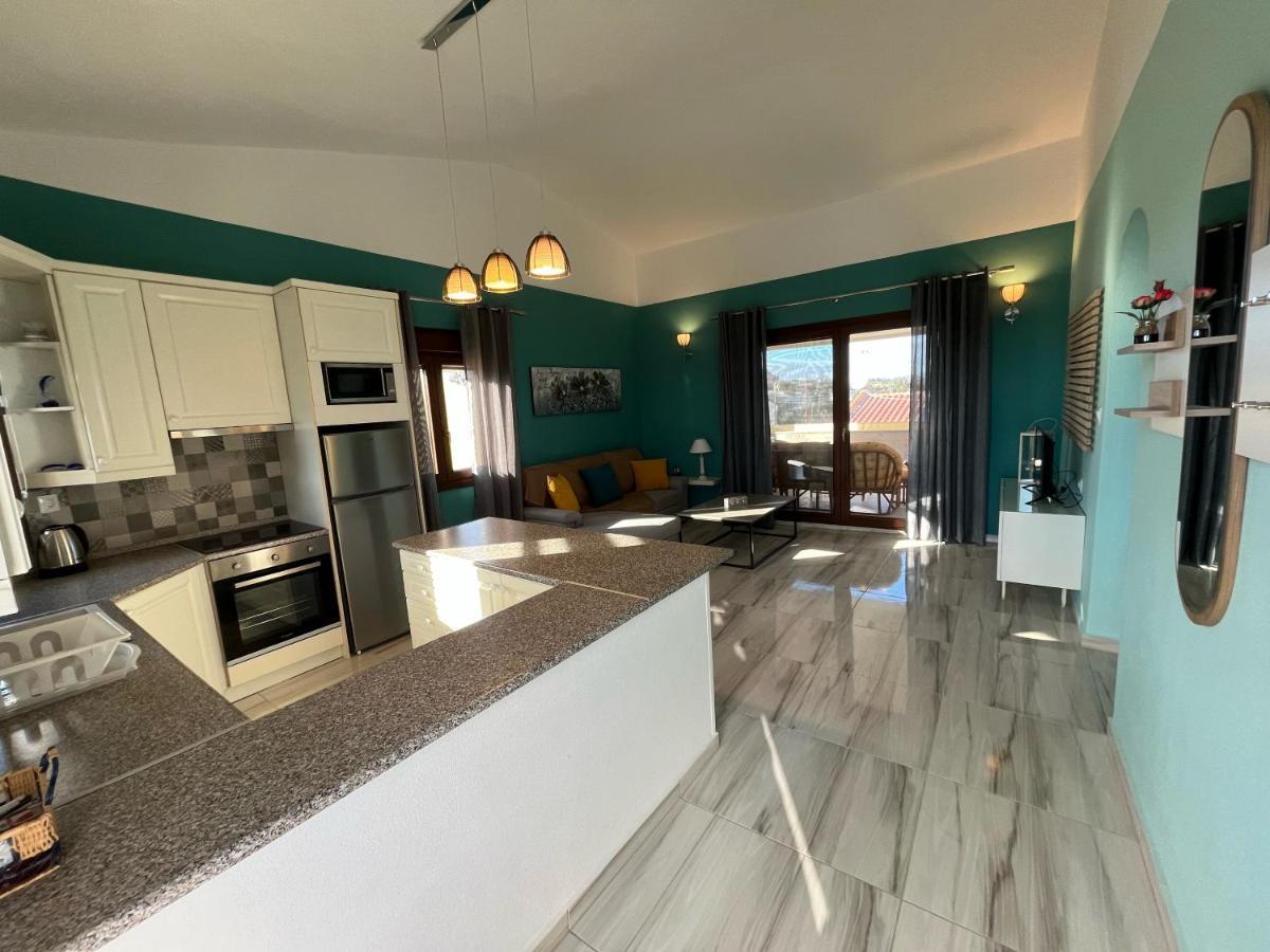 Xalonia Penthouse Apartment อาโยส นิโกลาออส ภายนอก รูปภาพ
