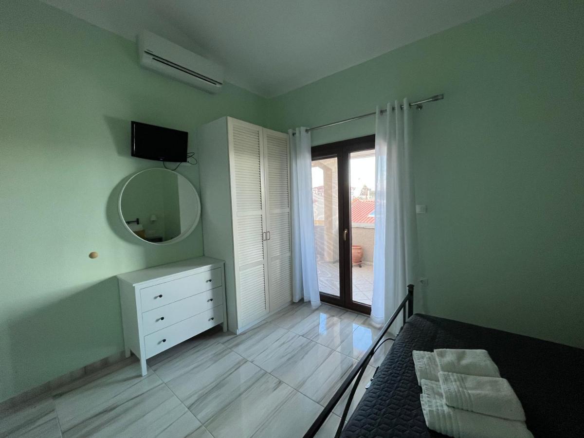 Xalonia Penthouse Apartment อาโยส นิโกลาออส ภายนอก รูปภาพ